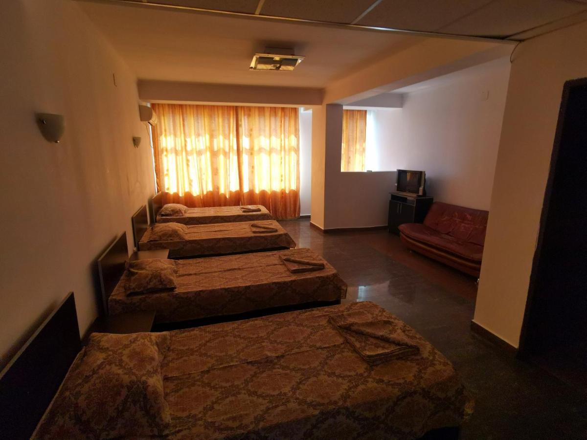 Hotel Dinastia Pitesti Luaran gambar