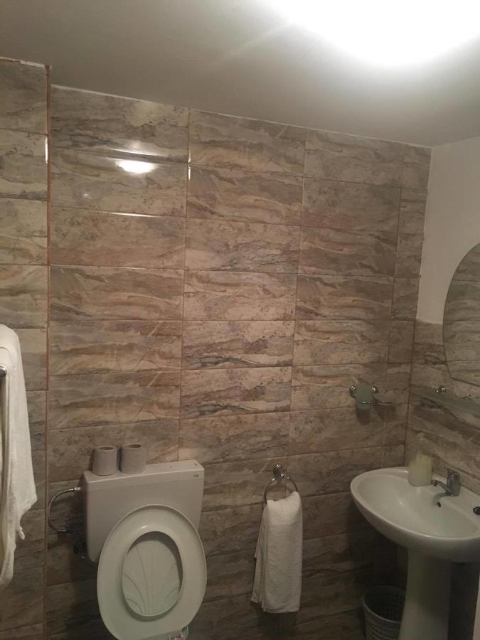 Hotel Dinastia Pitesti Luaran gambar