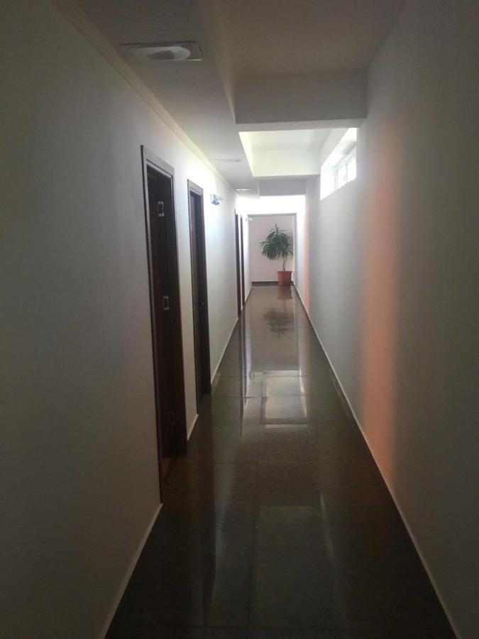 Hotel Dinastia Pitesti Luaran gambar