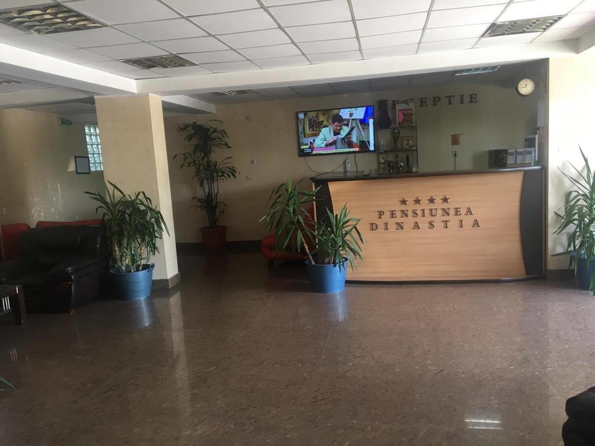 Hotel Dinastia Pitesti Luaran gambar